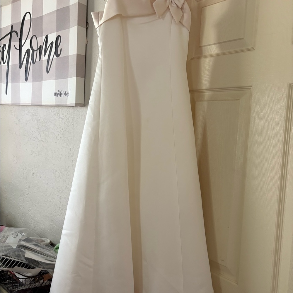 David's Bridal Cream Formal Flower Girl/Jr Bridesmaid Dress
